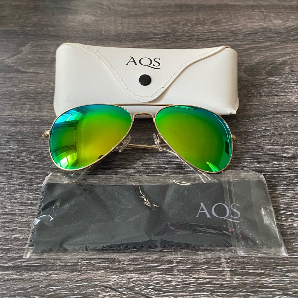 AQS Green Mirrored Sunglasses